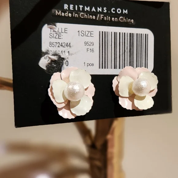 EARRING - Picture 3 of 4